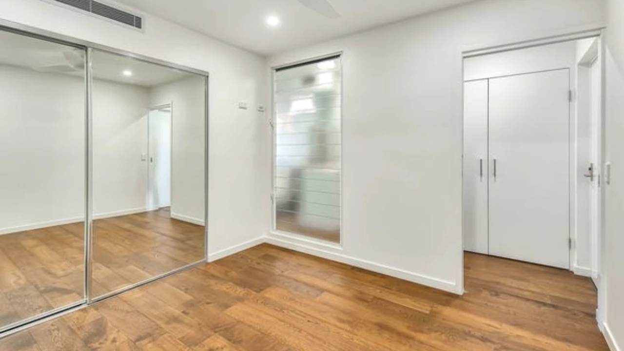 Unfurnished room with own bathroom