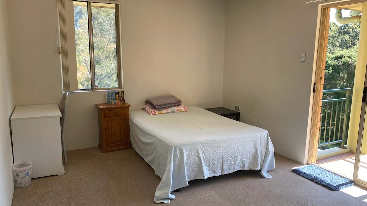 Furnished room in a flatshare
