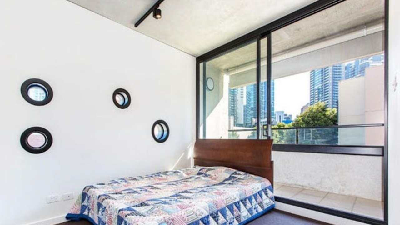 Furnished room with ensuite in a flatshare