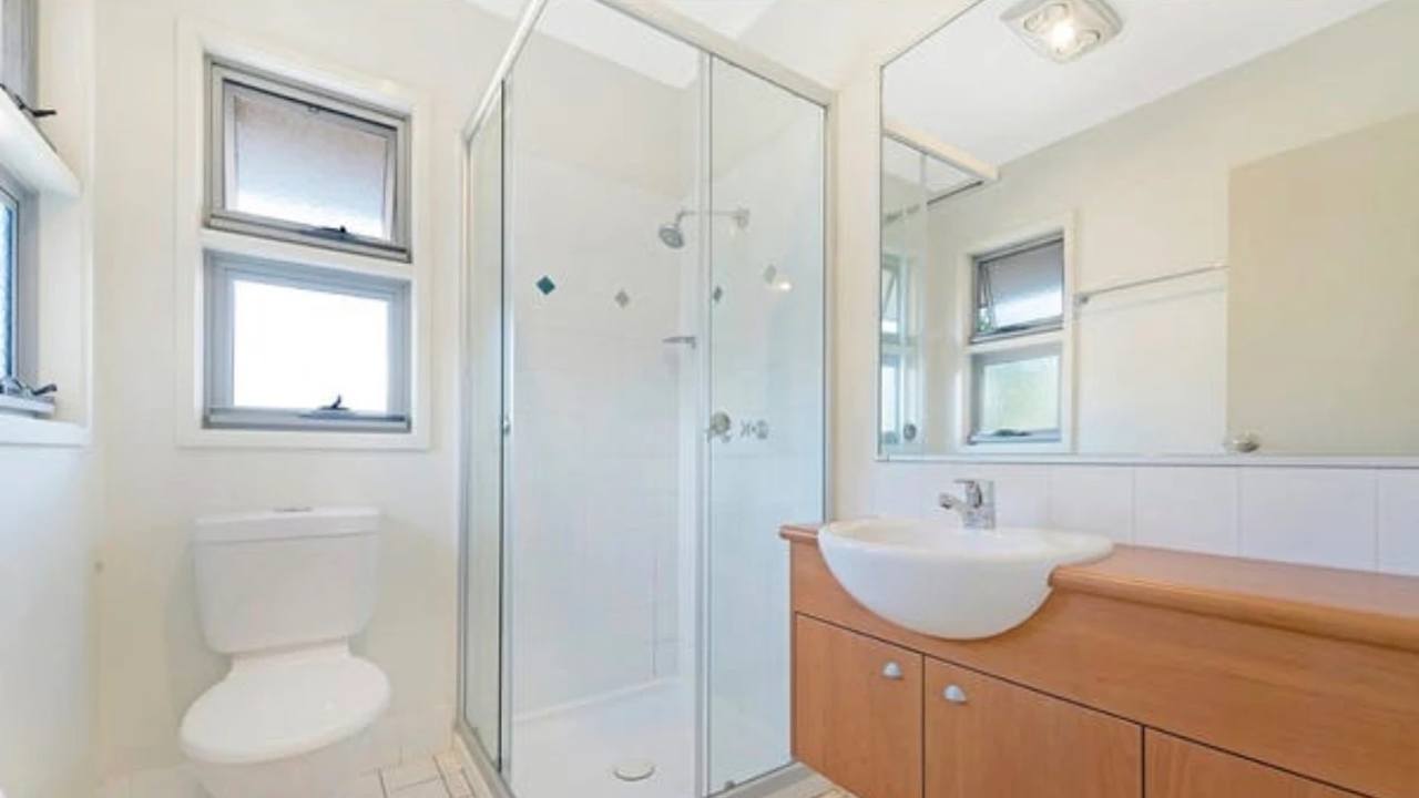 Furnished room with ensuite in a share house