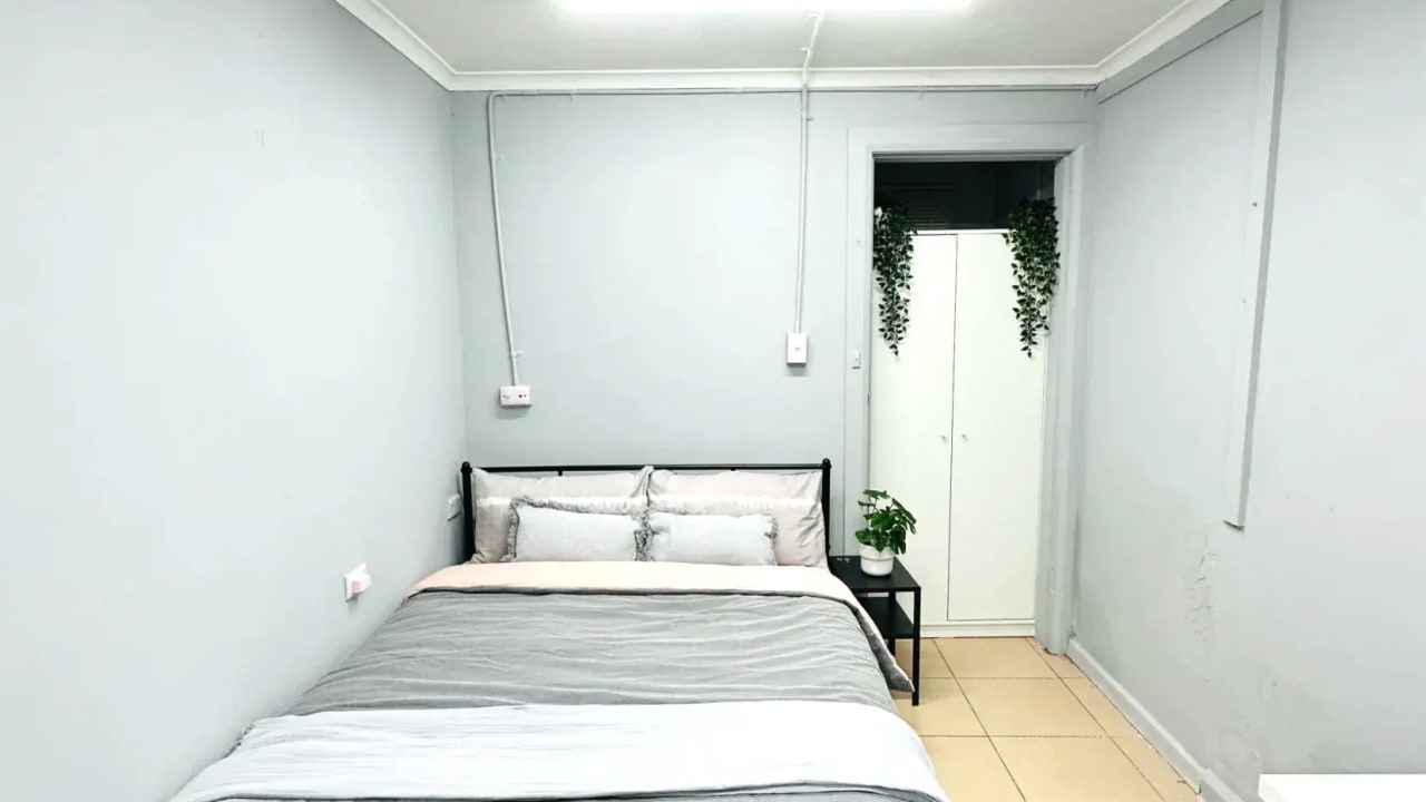 Furnished room in a share house