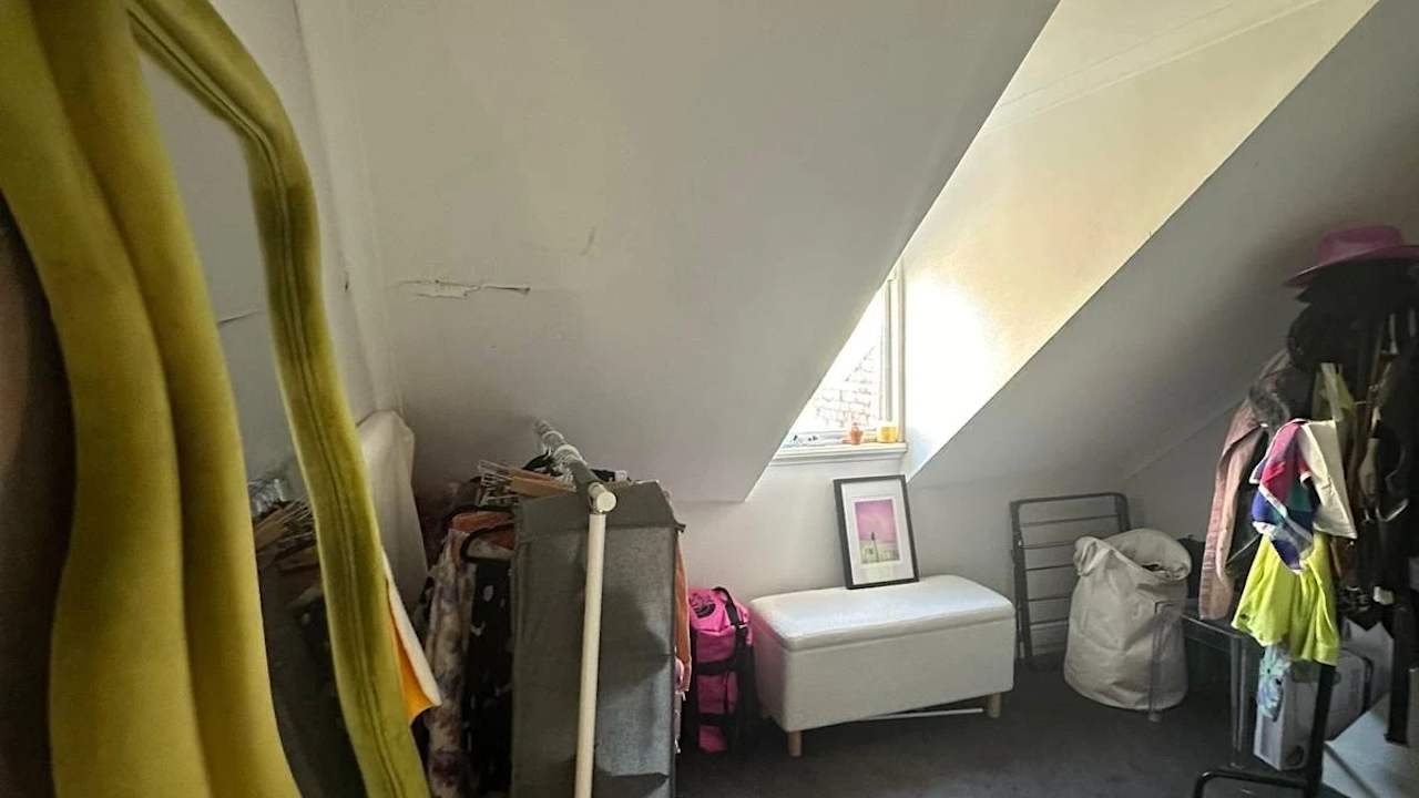 Unfurnished room with own bathroom