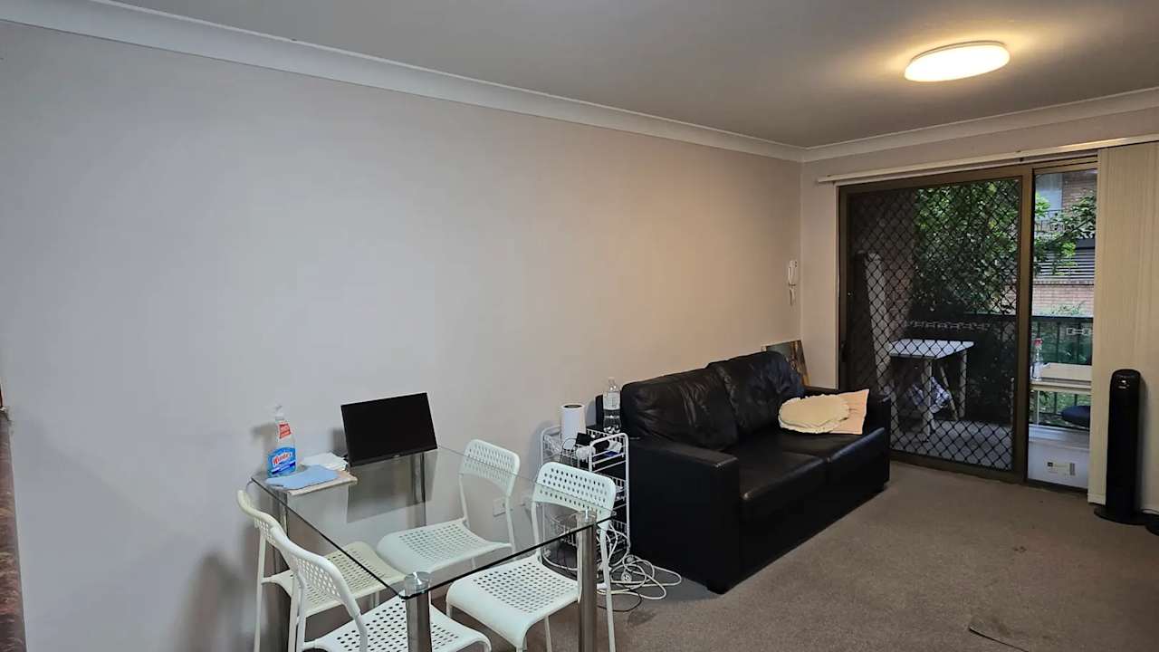 Furnished room in a share house