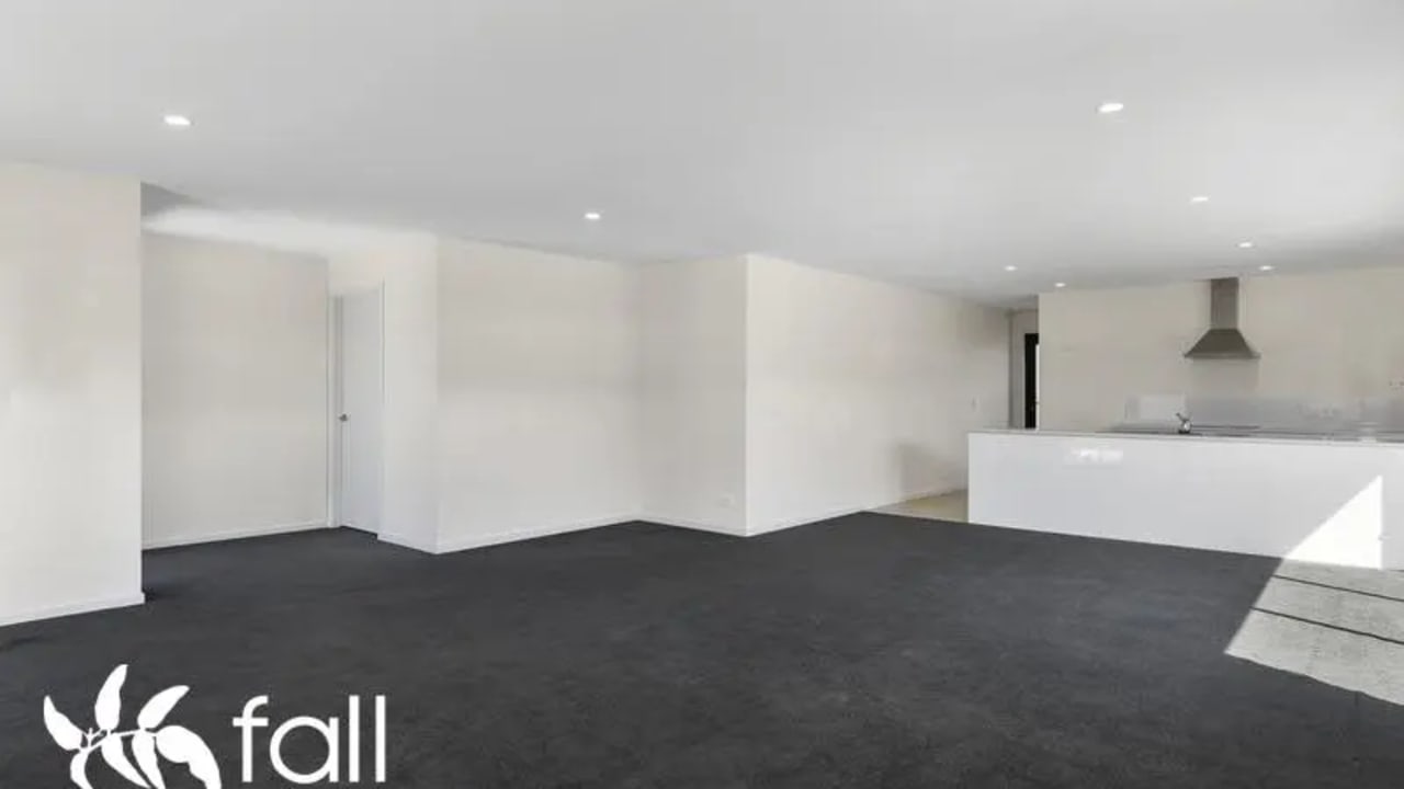 Unfurnished room with own bathroom