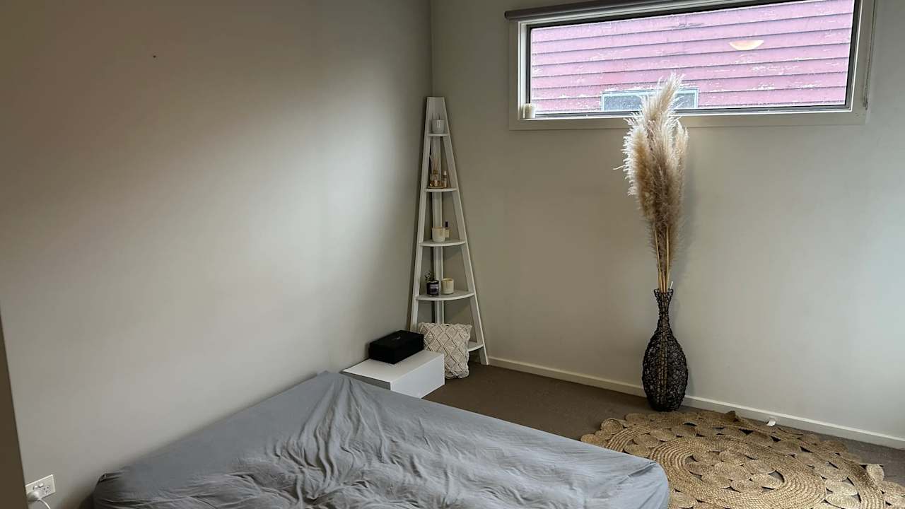 Unfurnished room in a share house