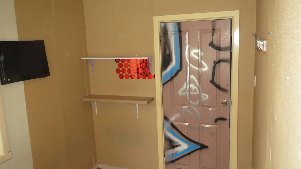 Furnished room in a share house