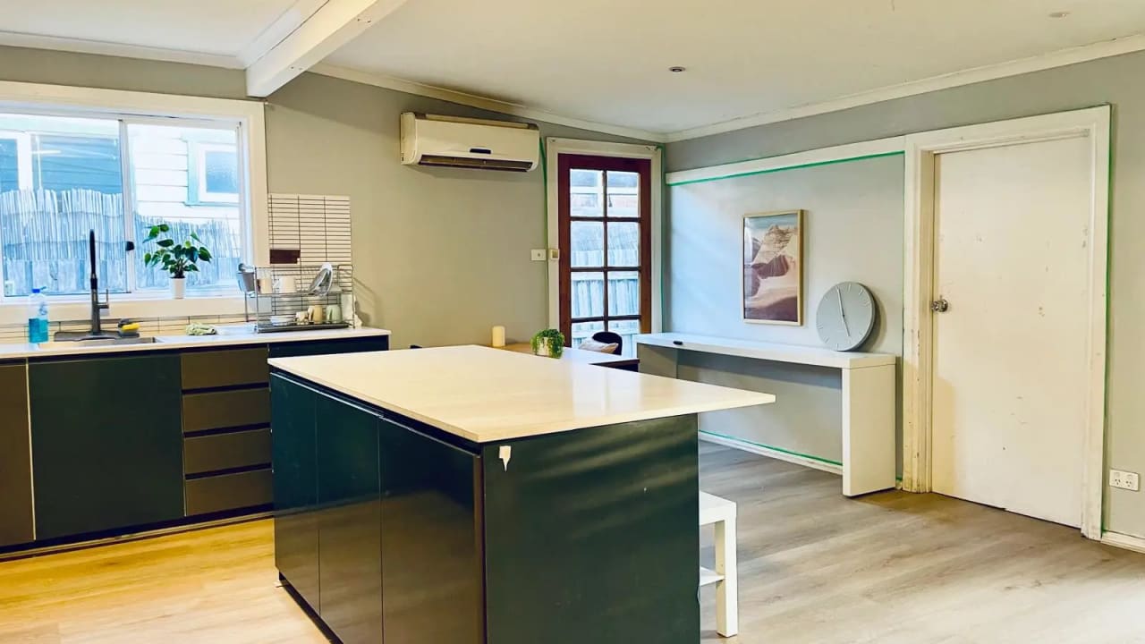 Furnished room in a share house