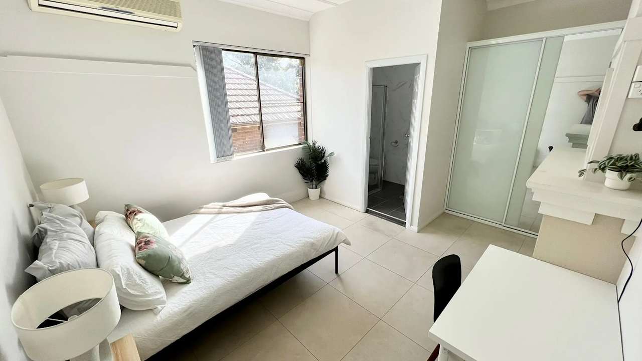 Room with ensuite in a share house