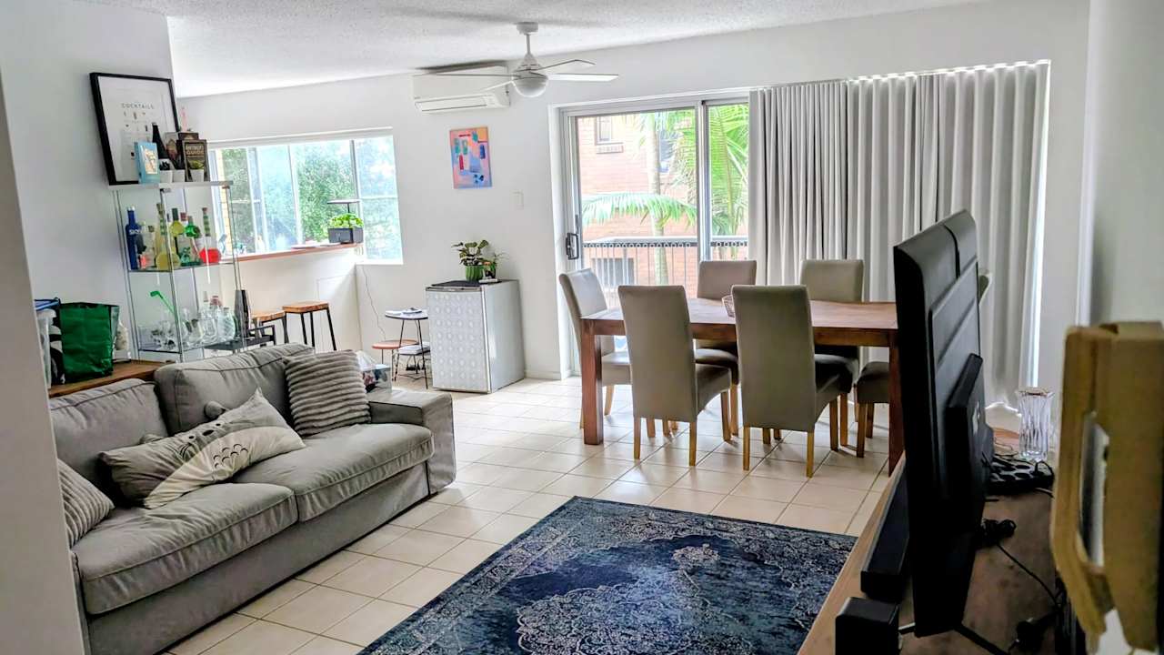Unfurnished room in a flatshare
