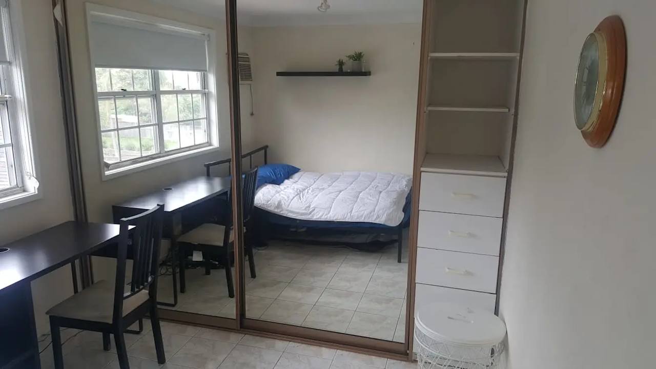 Furnished room in a share house