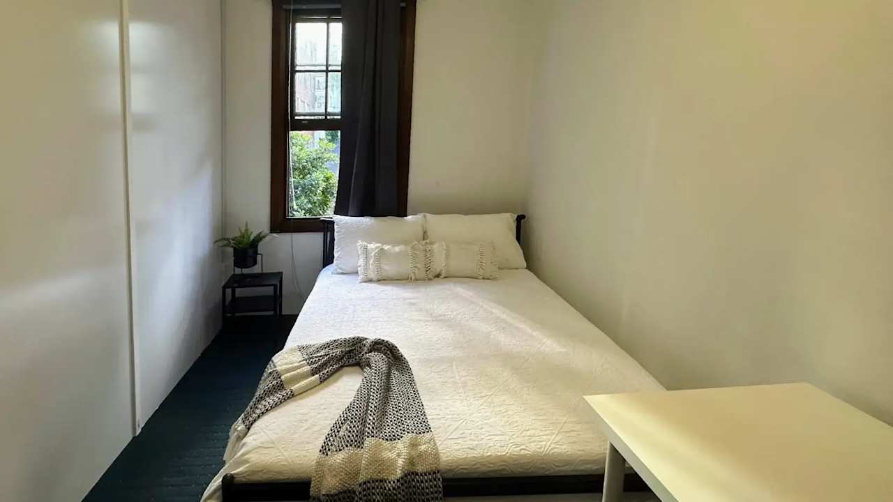 Furnished room in a share house