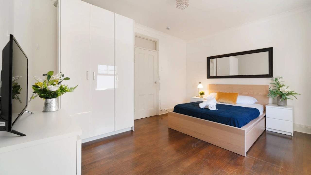 Furnished room in a share house