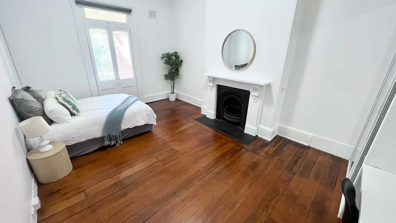 Room in a share house