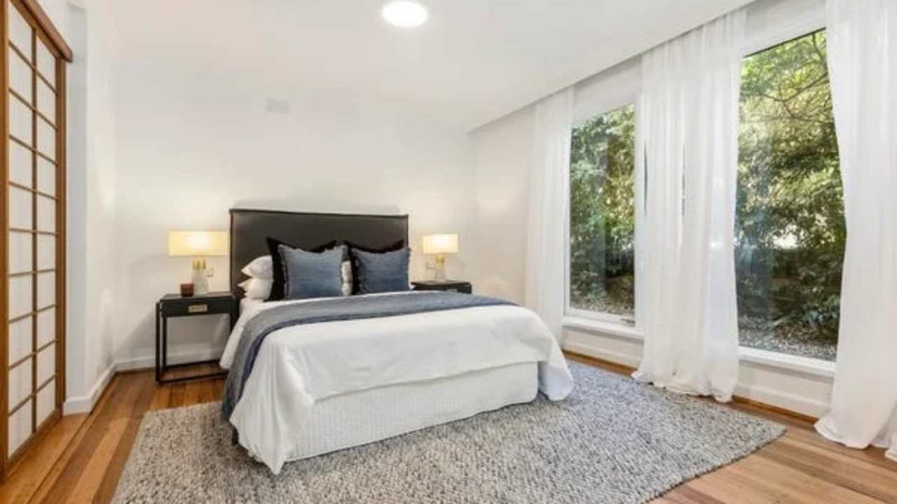 Unfurnished room in a flatshare