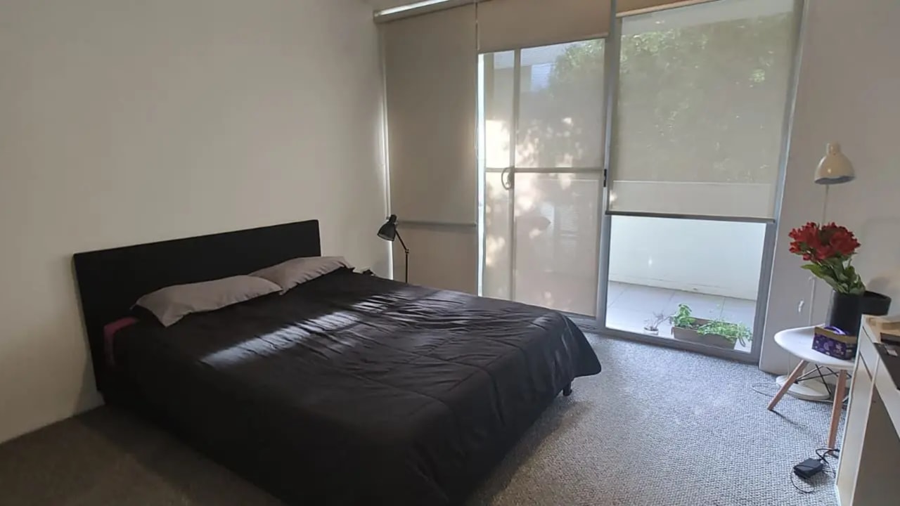 Furnished room with ensuite in a flatshare