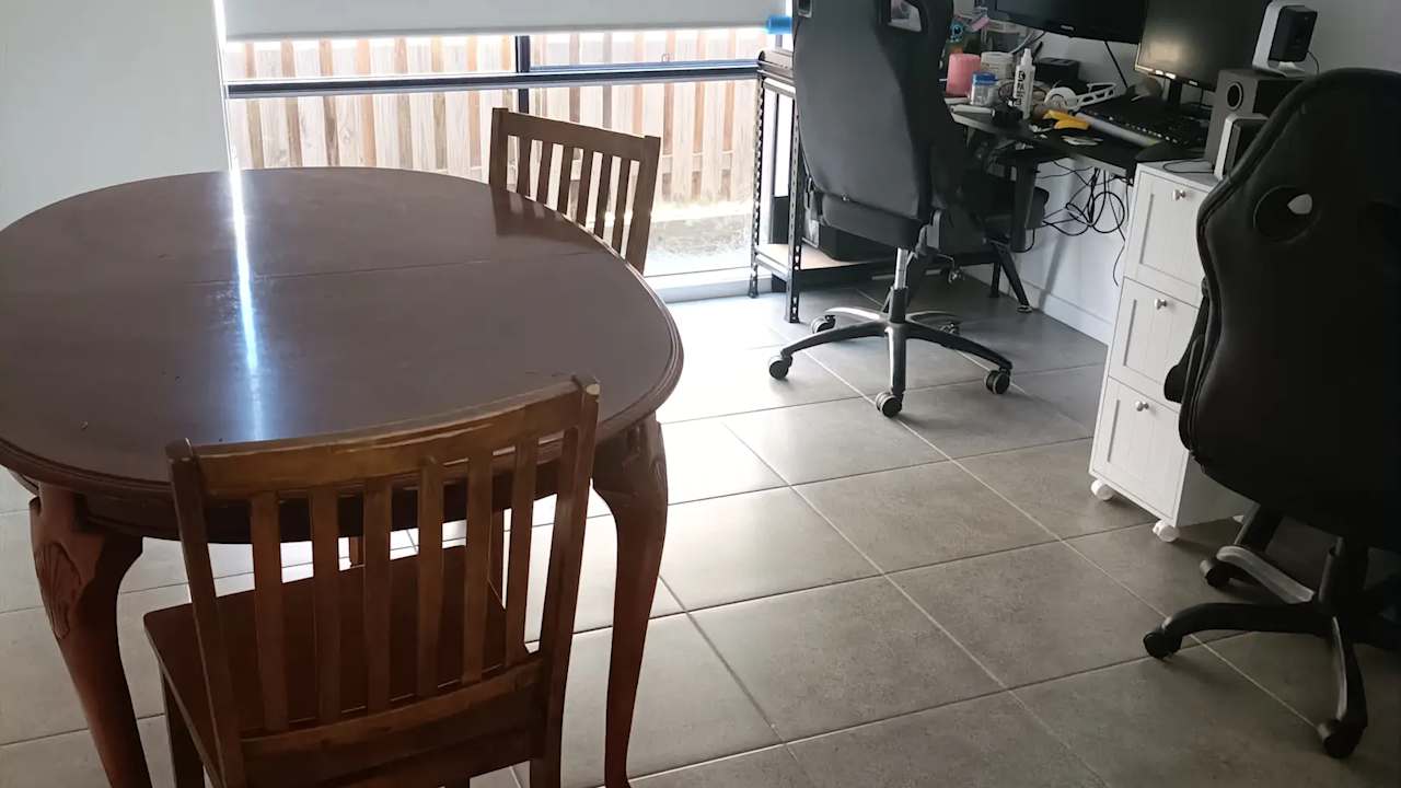 Room in a share house
