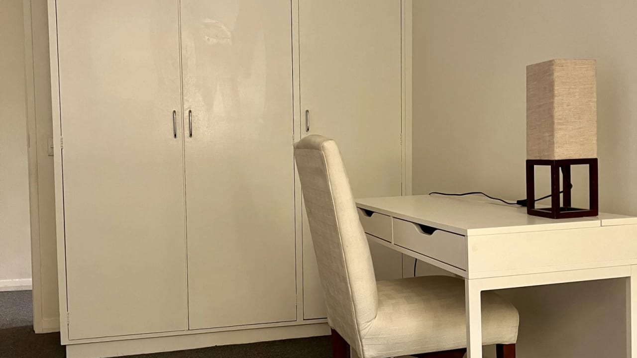 Furnished room in a flatshare