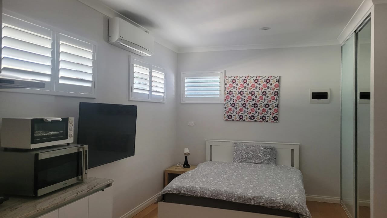 Furnished room studio flat for rent