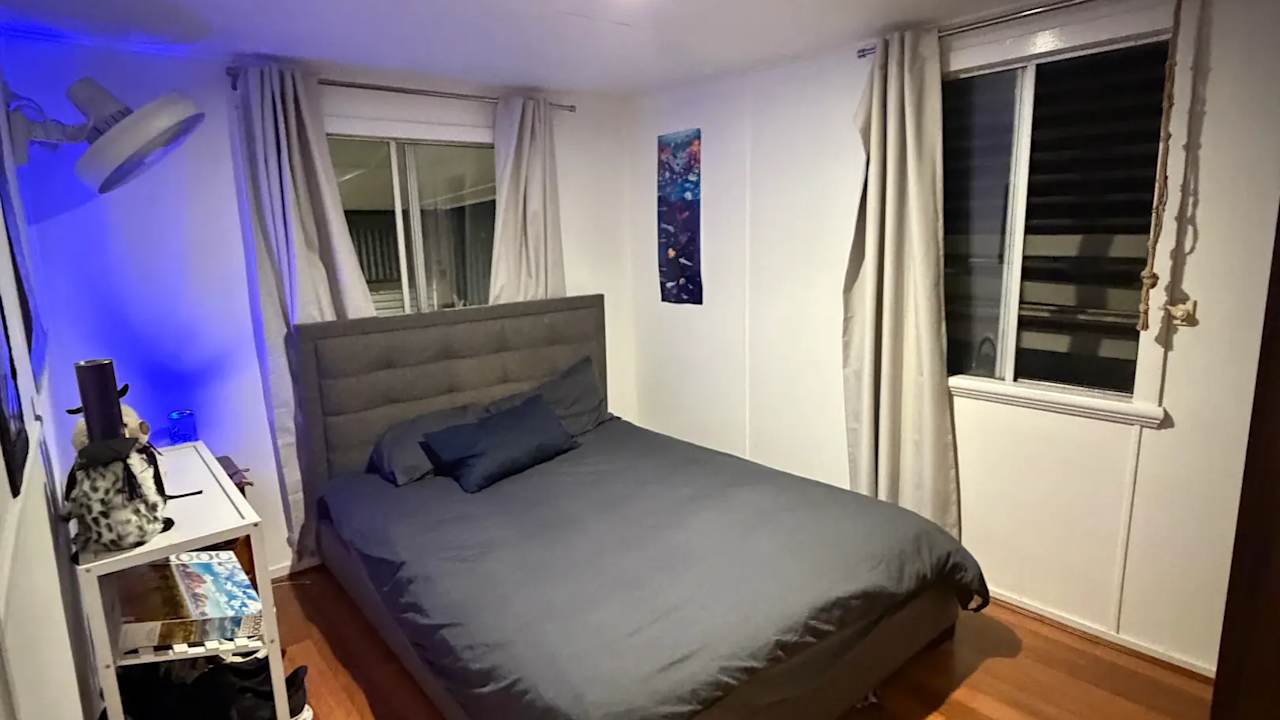 Room in a share house