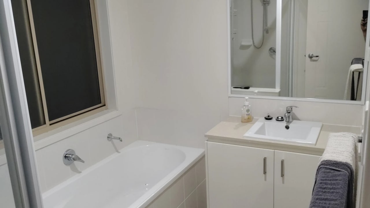 Room in a share house
