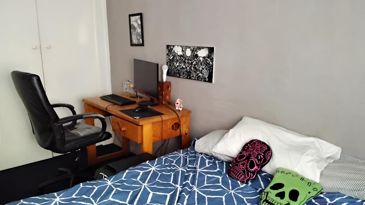 Furnished room in a share house