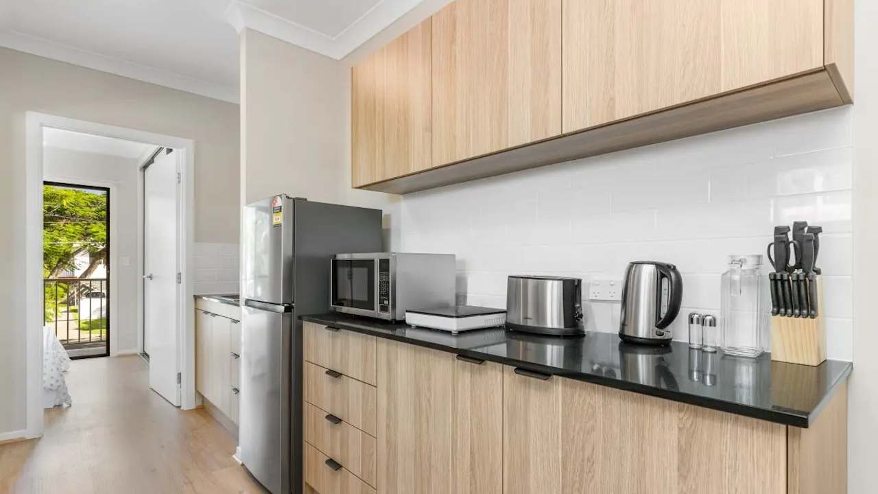 Whole property with 1 room for rent