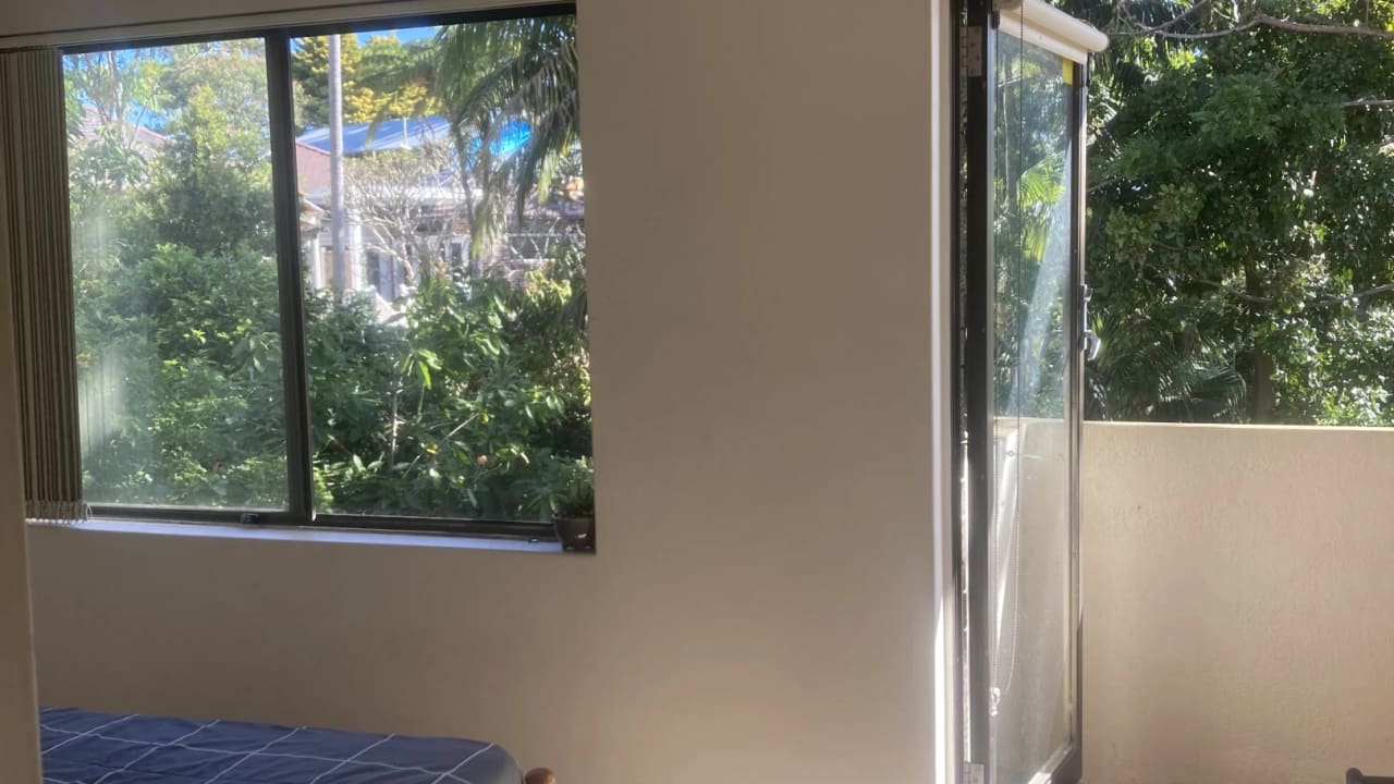 Unfurnished room in a flatshare