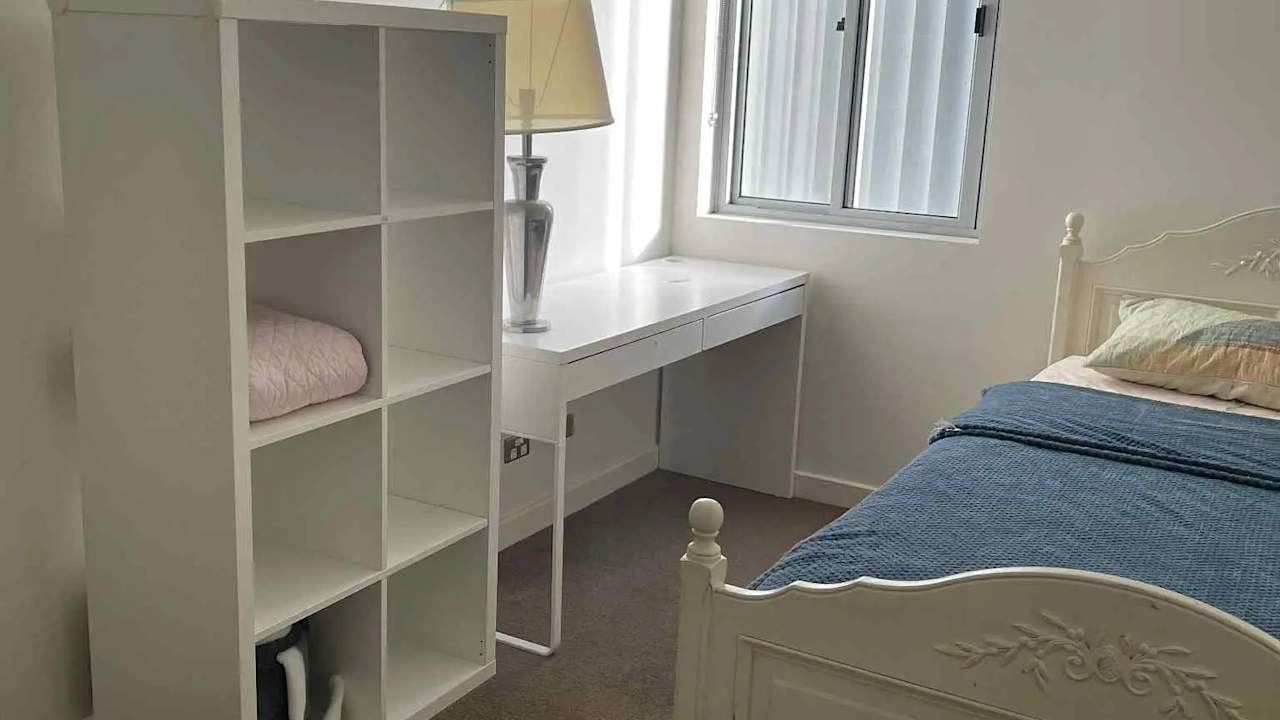 Furnished room in a flatshare