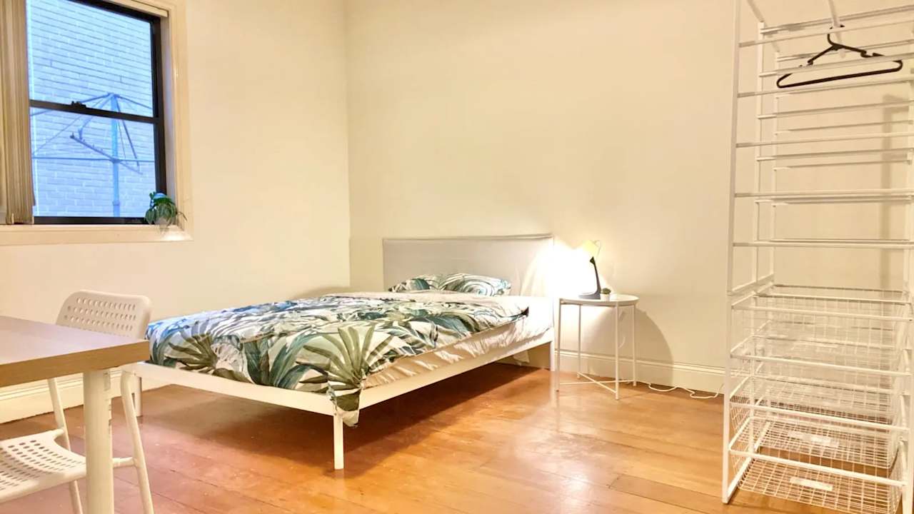 Furnished room in a share house