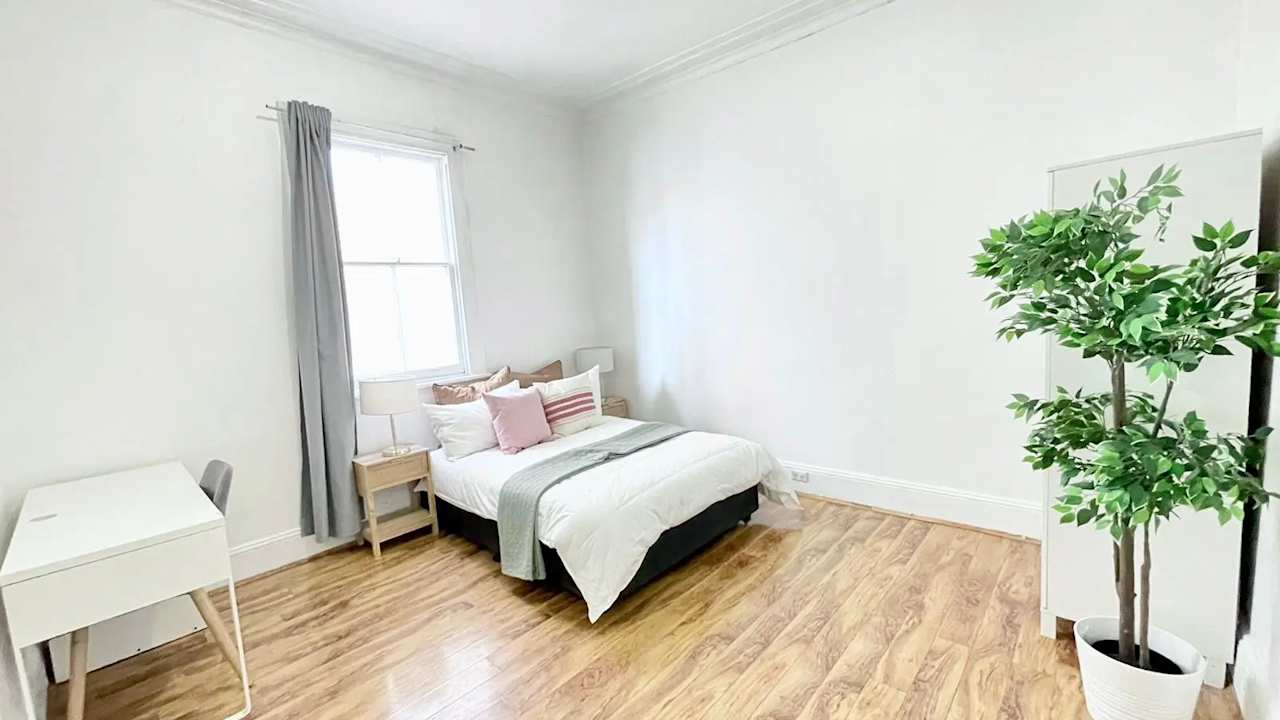 Room in a share house