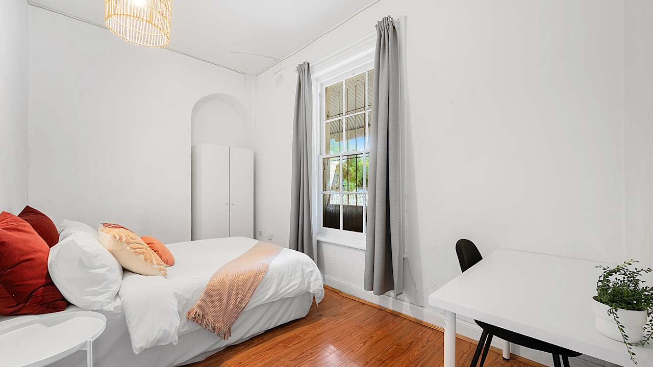 Room in a share house