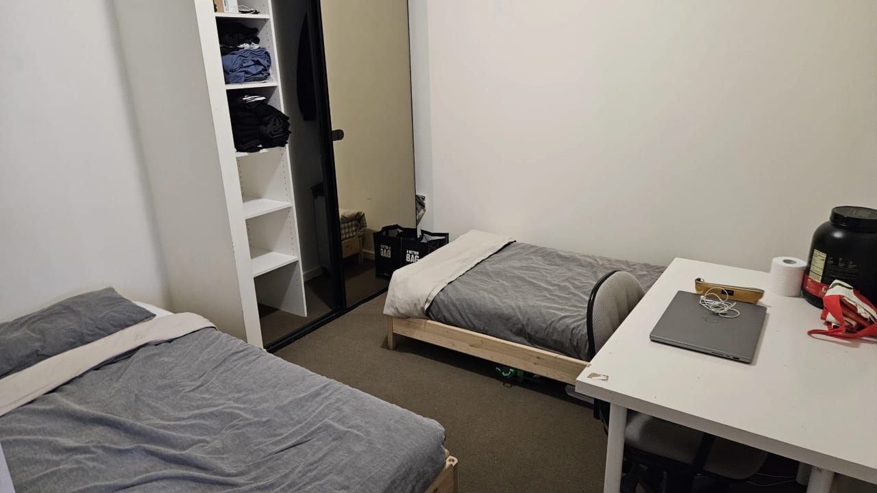 Furnished room in a flatshare