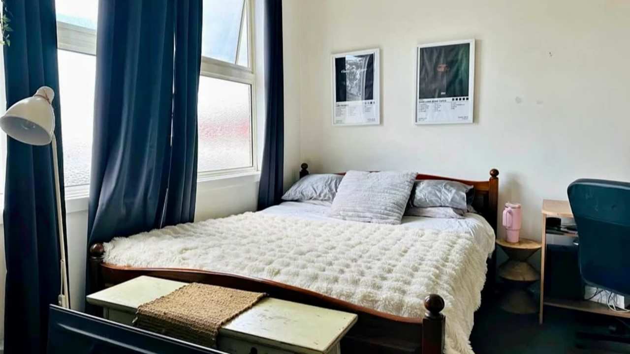 Room in a share house