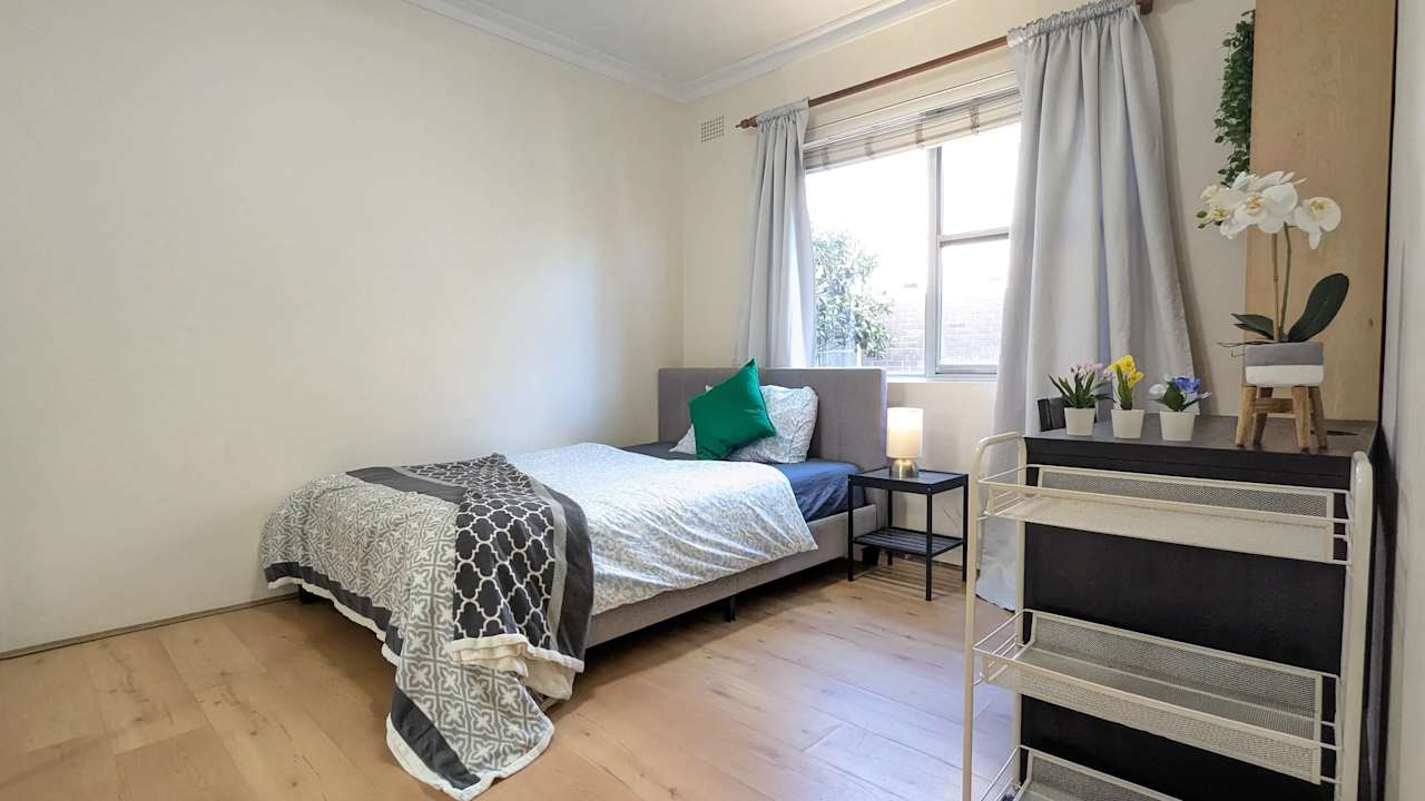 Furnished room in a share house
