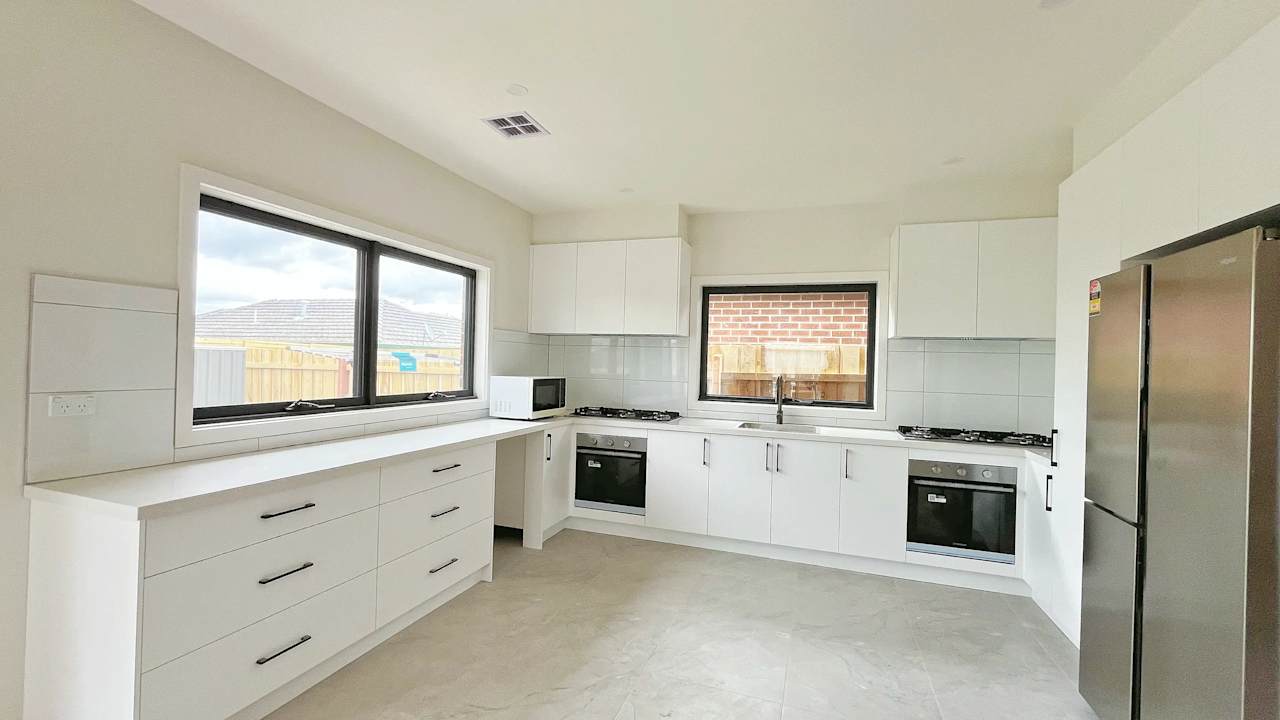 Furnished room with ensuite in a share house