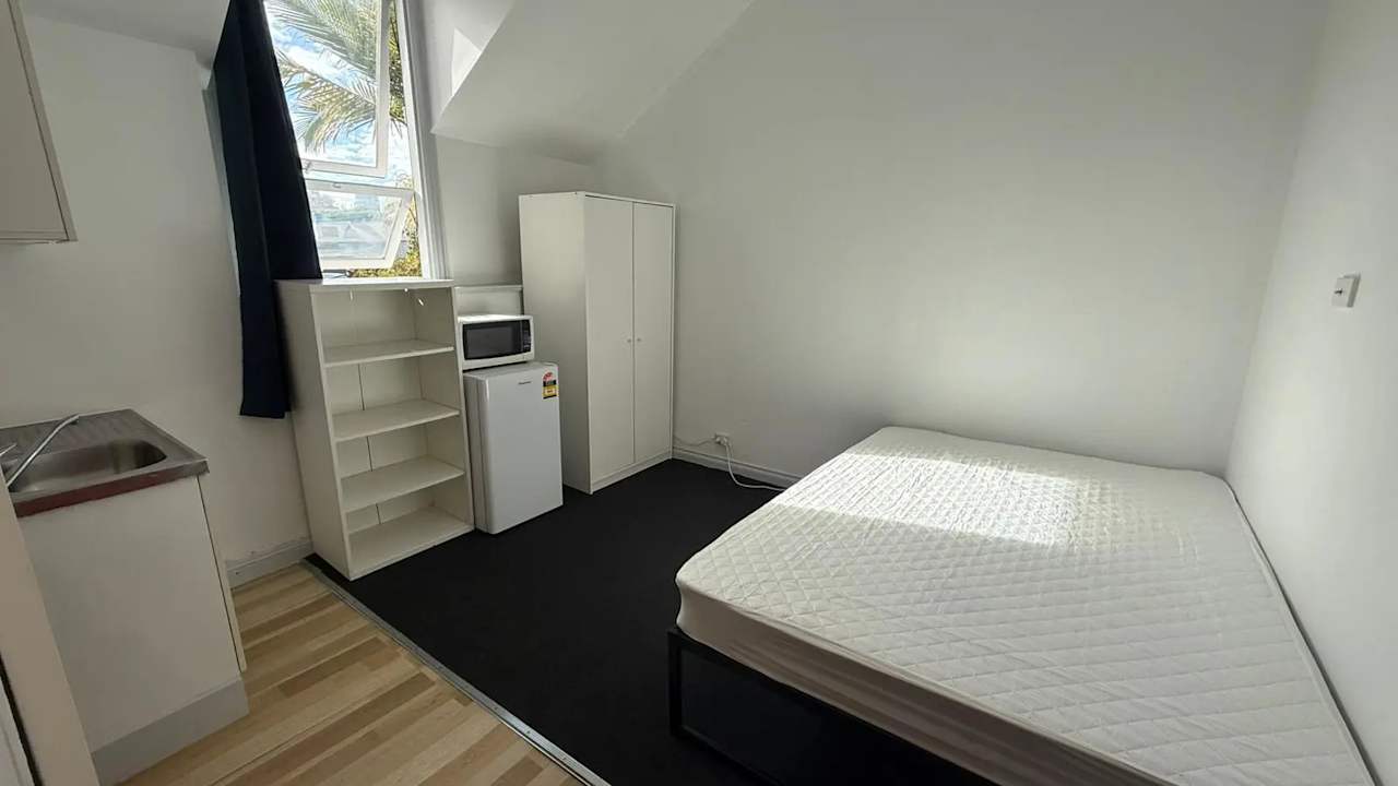 Furnished room studio flat for rent
