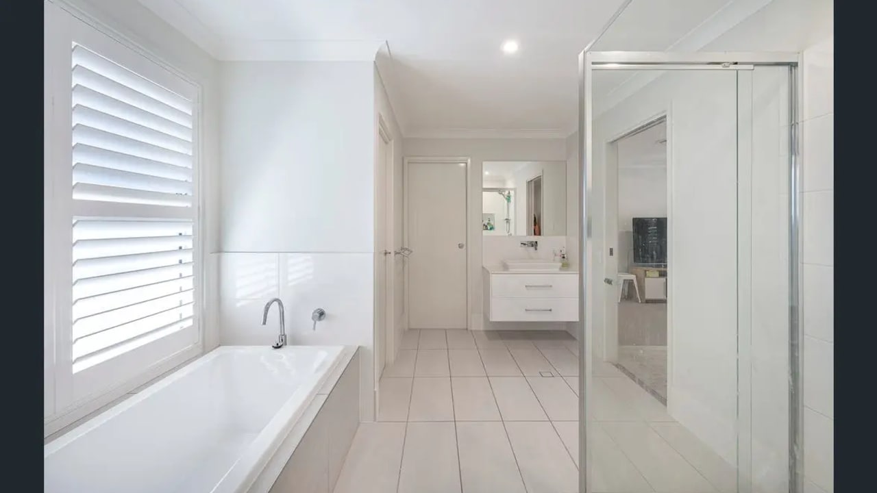 Unfurnished room in a share house