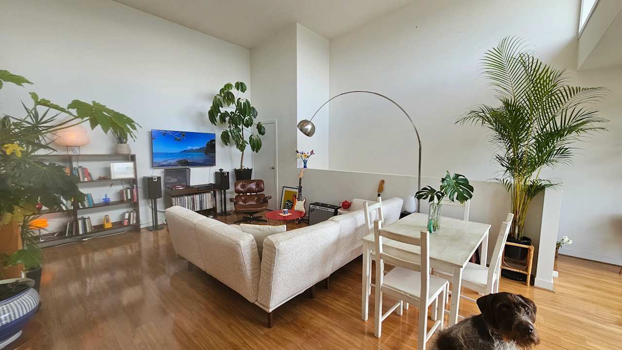 Furnished room in a share house