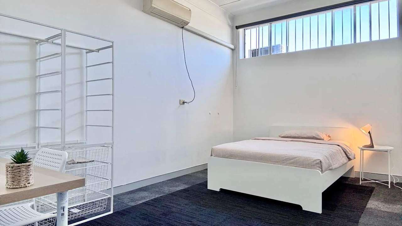 Furnished room in a share house