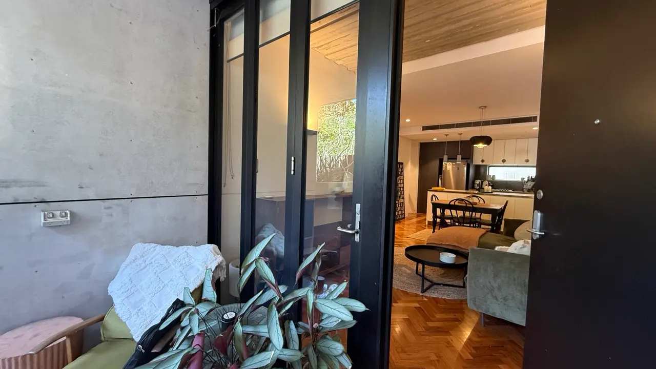 Whole property with 2 rooms for rent