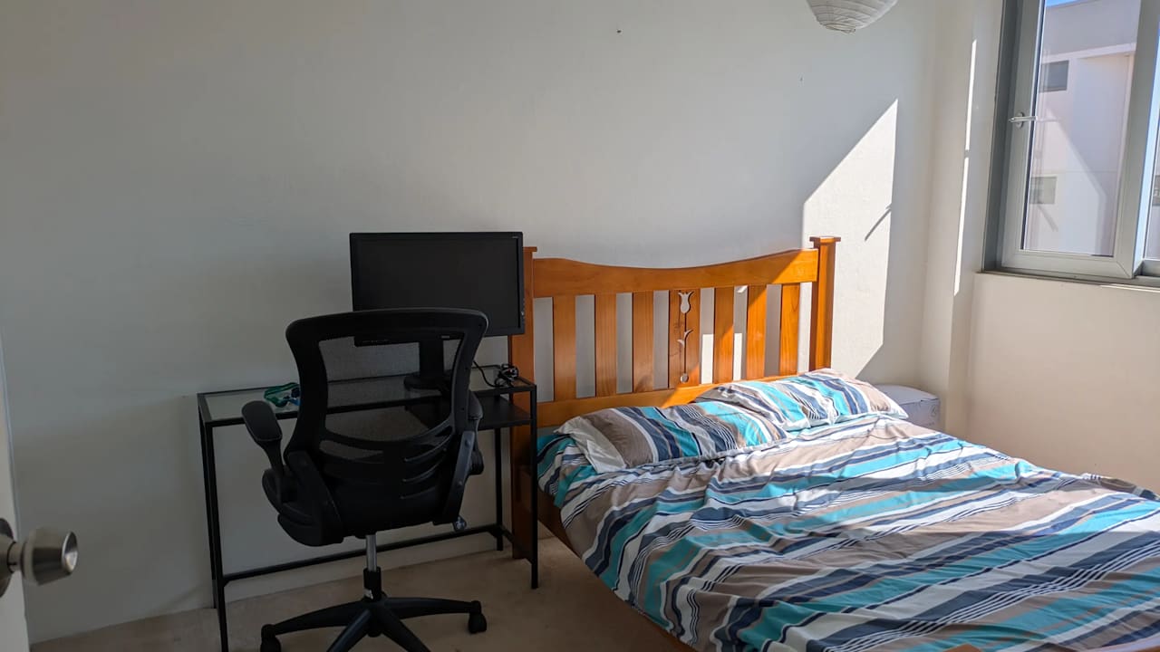 Furnished room in a flatshare