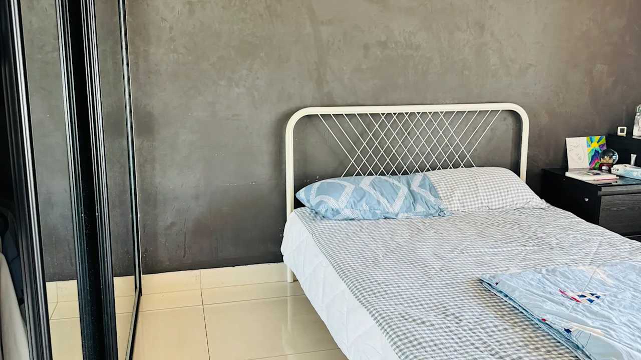 Furnished room in a flatshare