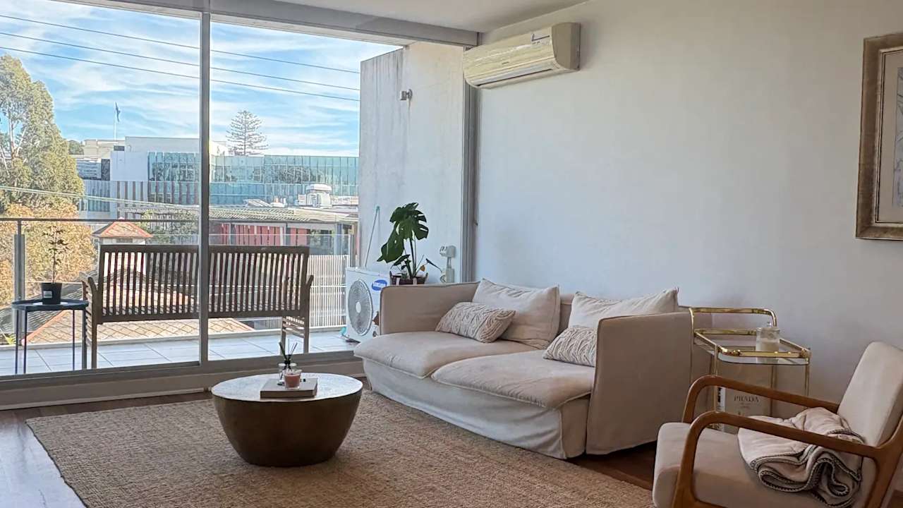 Furnished room in a flatshare