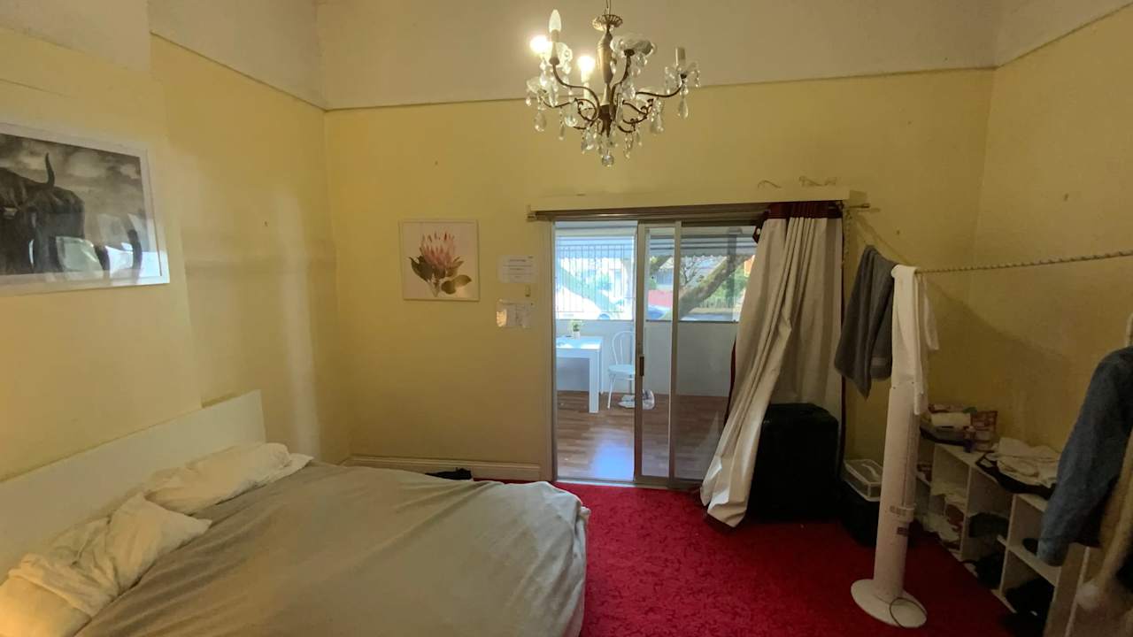 Furnished room in a share house