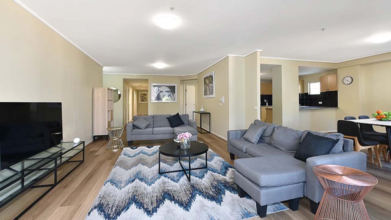 Whole property with 3 rooms for rent