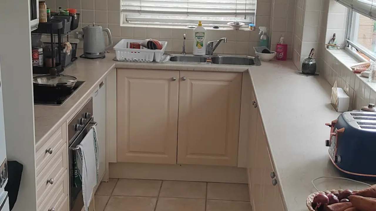 Furnished room in a flatshare