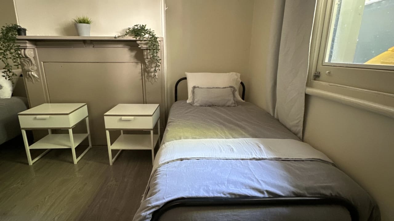 Furnished room in a flatshare