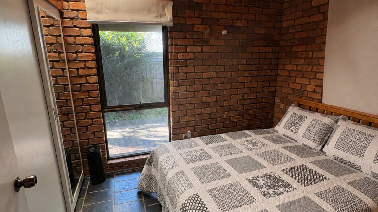 Room in a share house