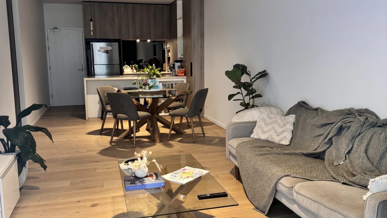 Unfurnished room with ensuite in a flatshare