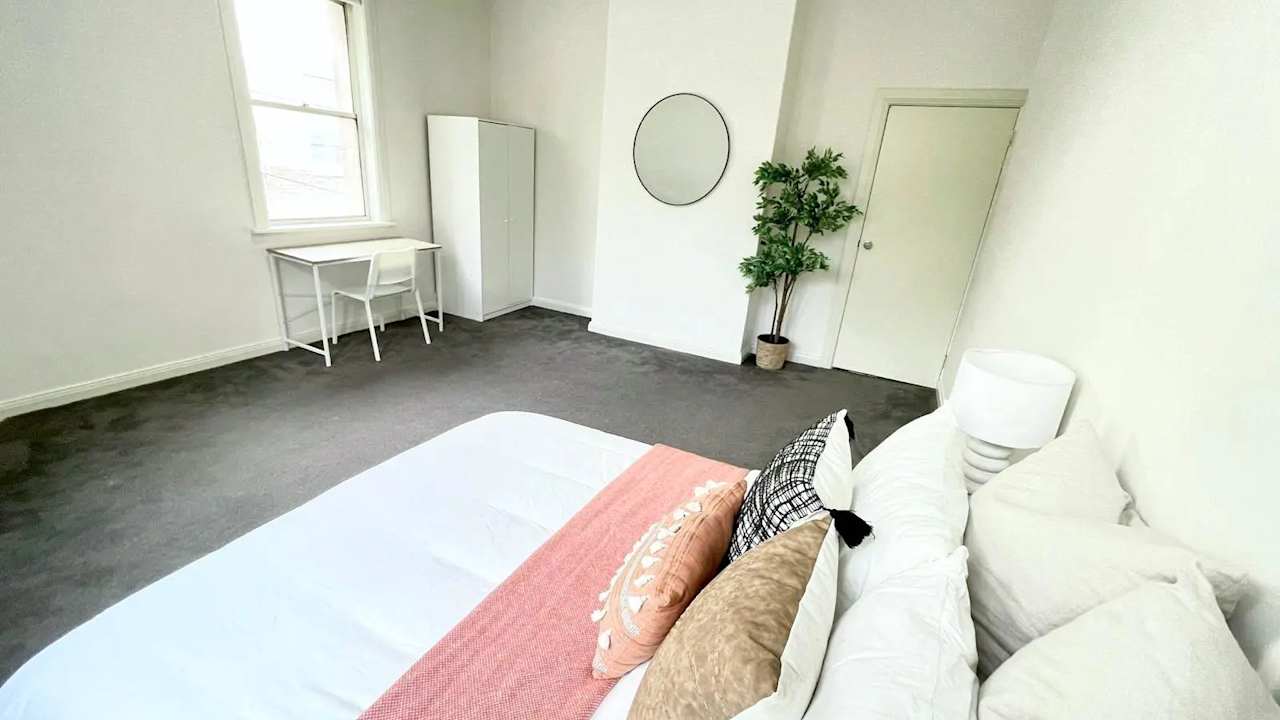 Room in a share house